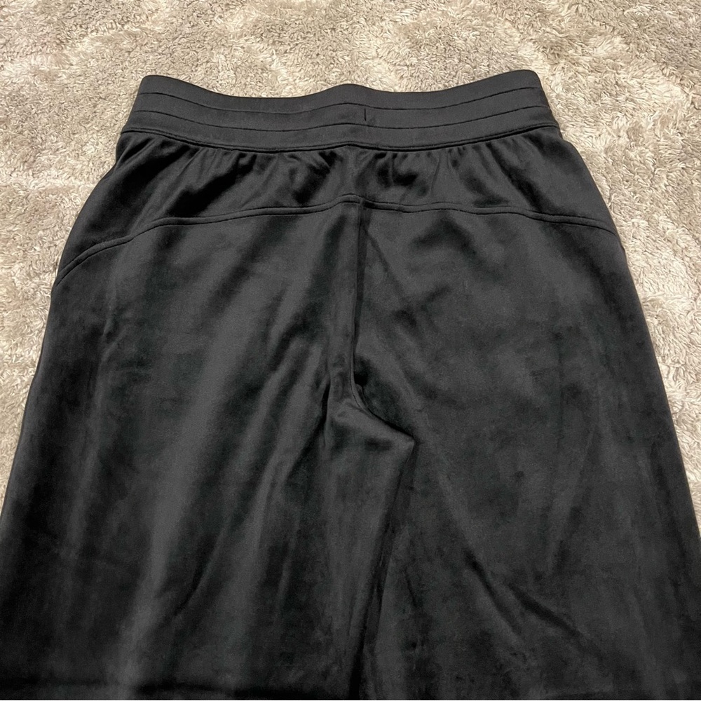 Lululemon | Scuba Velvet Black Mid-Rise Wide-Leg Pant size Large - Picture 8 of 16